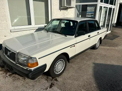 Gebraucht Volvo 240 115 PS (84 kW) 1989 Weiß Limousine