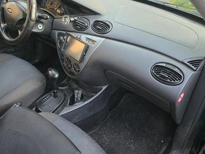 Usata Ford Focus 101 CV (74 kW) 2004 Verde Station wagon