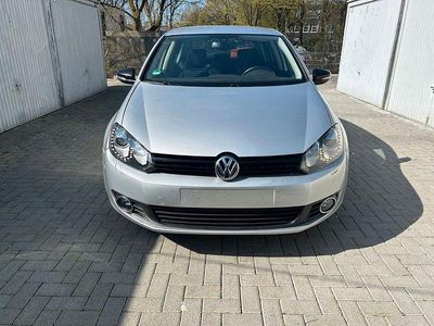 Gebraucht VW Golf VII Match 105 PS (77 kW) 2012 Silber Limousine