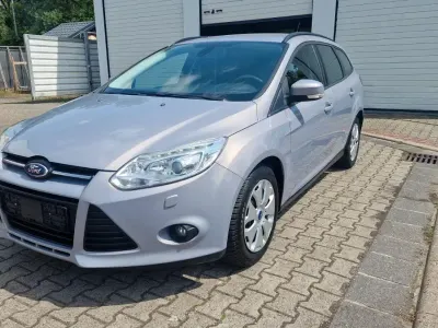 Gebraucht Ford Focus Trend 116 PS (85 kW) 2013 Silber Limousine