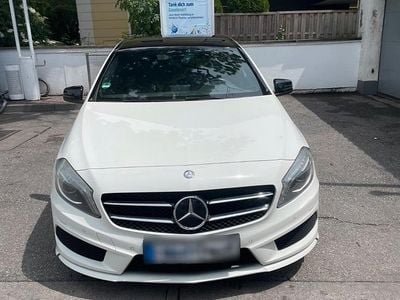 Gebraucht Mercedes A180 Sport 122 PS (89 kW) 2012 Weiß Limousine