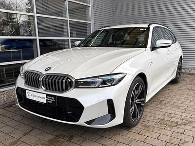 Gebraucht BMW 330e Comfort Edition 292 PS (214 kW) 2024 Mineralweiß metallic Kombi