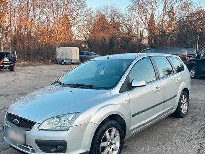 Gebraucht Ford Focus 125 PS (91 kW) 2006 Silber Limousine