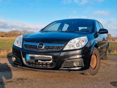 Usado Opel Signum 140 HP (102 kW) 2008 Preto Citadino