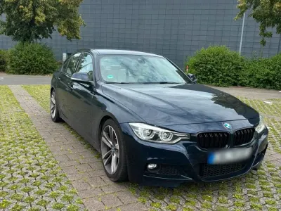 Gebraucht BMW 330 M Sport 252 PS (185 kW) 2016 Blau Limousine