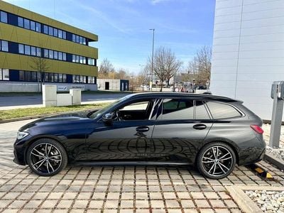 Gebraucht BMW 330 M Sport 258 PS (189 kW) 2022 Schwarz Kombi