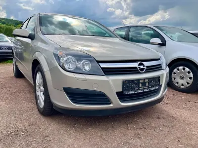 Gebraucht Opel Astra Edition 90 PS (66 kW) 2005 Pannacotta m2 Kleinwagen