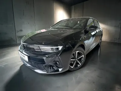 Gebraucht Opel Astra 131 PS (96 kW) 2024 Schwarz Kleinwagen