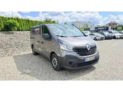 Gebraucht Renault Trafic Komfort 140 PS (102 kW) 2015 Van / Kleinbus
