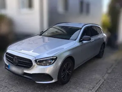 Gebraucht Mercedes E220 Avantgarde 194 PS (142 kW) 2021 Grau Kombi