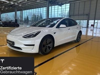 Weiß Gebraucht 2021 Tesla Model 3 Standard Range Limousine | 23.600 € (Fairer Preis)