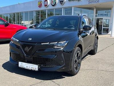Neu Alfa Romeo GT Junior 145 PS (106 kW) 2025 Schwarz SUV