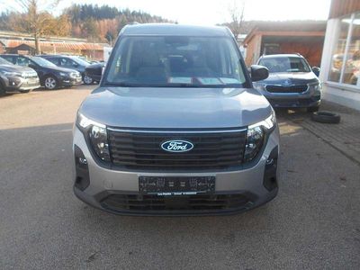 Gebraucht Ford Tourneo Courier Titanium 125 PS (91 kW) 2024 Solar silver Van / Kleinbus