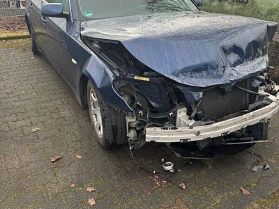 gebraucht BMW 525 i Limousine Unfall