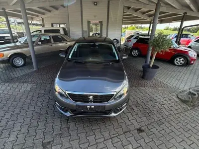 Gebraucht Peugeot 308 SW Access 131 PS (96 kW) 2019 Grau Kombi