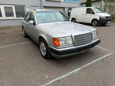 Gebraucht Mercedes E320 220 PS (161 kW) 1993 Grau Limousine