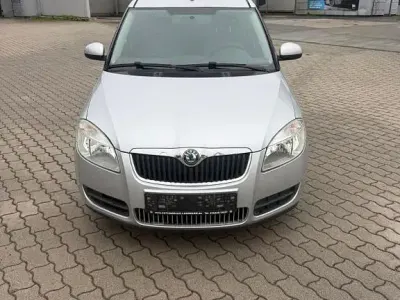 Gebraucht Skoda Roomster Plus Edition 86 PS (63 kW) 2009 Silber Van / Kleinbus