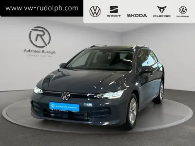 Gebraucht VW Golf VIII Life 150 PS (110 kW) 2024 Delfingrau metallic Kombi