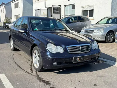 Second-hand Mercedes C200 163 CP (119 kW) 2002 Albastru Berlinǎ