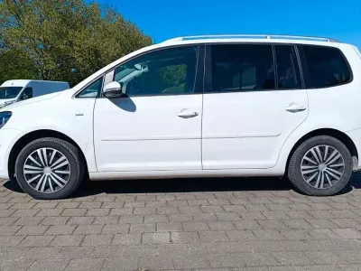 Gebraucht VW Touran Life 140 PS (102 kW) 2014 Weiß Van / Kleinbus