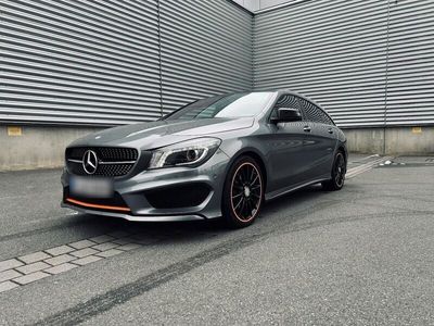 gebraucht Mercedes CLA250 Shooting Brake 7G-DCT Orange Art Edition