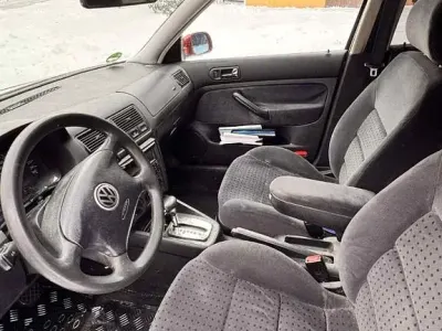 Używany VW Golf III 101 KM (74 kW) 1998 Czerwony Sedan/Limuzyna