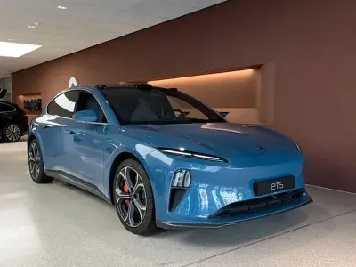 Neu Nio ET5 360 kW (490 PS) 2026 Blau Limousine