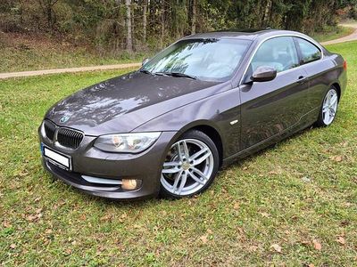 Gebraucht BMW 325 217 PS (159 kW) 2010 Braun Coupé