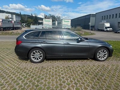 Grau Gebraucht 2013 BMW 320 Luxury Line Kombi | 13.500 € (Etwas zu teuer)