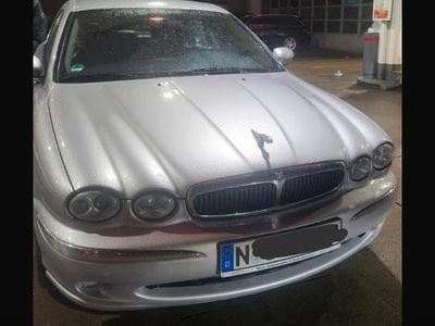 Silber Gebraucht 2002 Jaguar X-type Limousine | 2.100 €