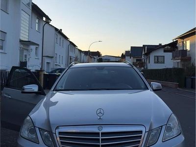 Gebraucht Mercedes E200 136 PS (100 kW) 2011 Silber Kombi