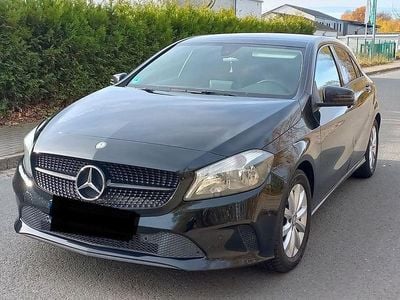 Gebraucht Mercedes A180 Style 122 PS (89 kW) 2016 Schwarz Limousine