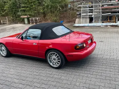Gebraucht Mazda MX5 115 PS (84 kW) 1990 Rot Cabrio