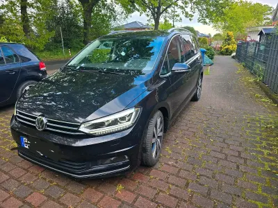 Gebraucht VW Touran Highline 150 PS (110 kW) 2020 Schwarz Van / Kleinbus
