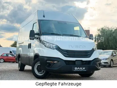 Gebraucht Iveco Daily 177 PS (130 kW) 2025 Weiß Van / Kleinbus