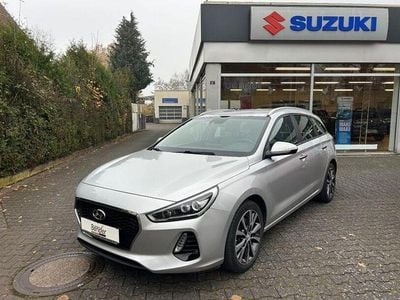 Silber Gebraucht 2017 Hyundai i30 Trend Kombi | 11.880 € (Fairer Preis)
