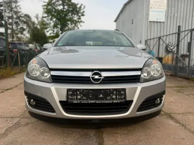 Gebraucht Opel Astra 105 PS (77 kW) 2007 Silber Limousine