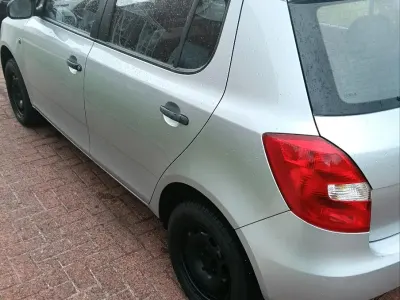 Gebraucht Skoda Fabia 65 PS (47 kW) 2009 Silber Kleinwagen