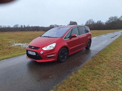 Rot Gebraucht 2012 Ford S-MAX ST-Line Van / Kleinbus | 9.000 € (Fairer Preis)