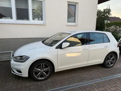 Gebraucht VW Golf VII Highline 150 PS (110 kW) 2017 Weiß Limousine