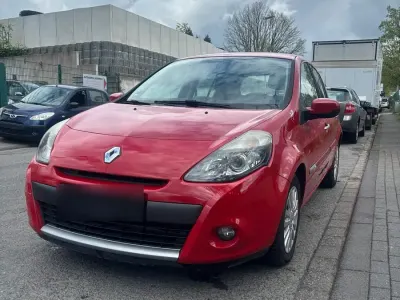 Usata Renault Clio II 75 CV (55 kW) 2010 Rosso Utilitaria