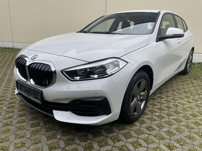 Weiß Gebraucht 2020 BMW 118 Advantage Kleinwagen | 18.690 € (Fairer Preis)
