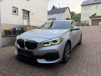 Gebraucht BMW 118 Advantage 140 PS (102 kW) 2020 Silber Kleinwagen