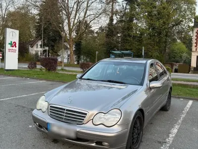 Gebraucht Mercedes C200 122 PS (89 kW) 2004 Gold Limousine