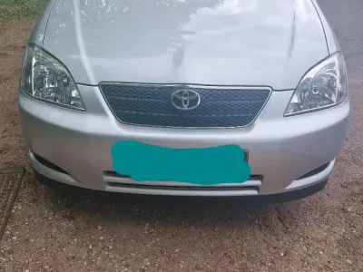 Usata Toyota Corolla 110 CV (80 kW) 2004 Argento Utilitaria
