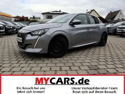 Gebraucht Peugeot 208 Active 102 PS (75 kW) 2022 Grau Kleinwagen