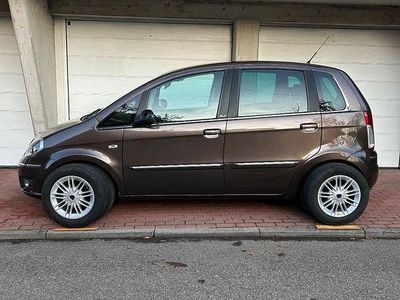 Braun Gebraucht 2012 Lancia Musa Gold Van / Kleinbus | 4.200 €