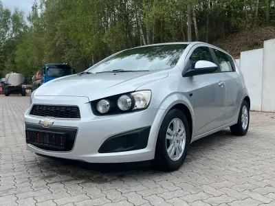 Używany Chevrolet Aveo 101 KM (74 kW) 2011 Srebrny Hatchback