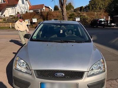 Gebraucht Ford Focus 104 PS (76 kW) 2006 Grau Limousine