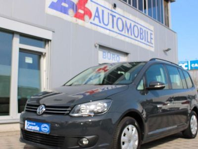 Gebraucht VW Touran Trendline 105 PS (77 kW) 2014 Grau Van / Kleinbus